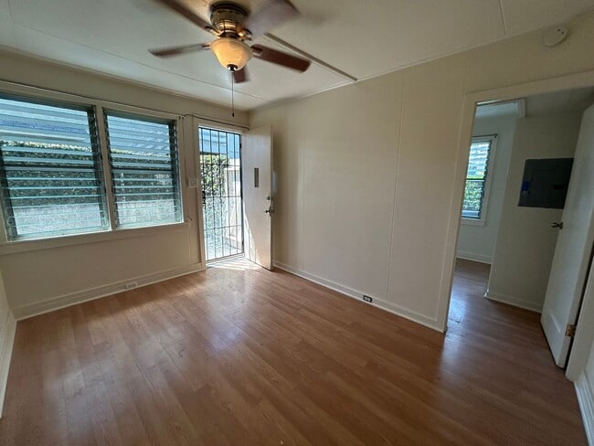 Building Photo - 1705