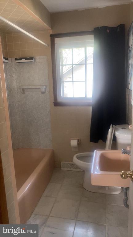 Foto del edificio - 307 Burlington Ave