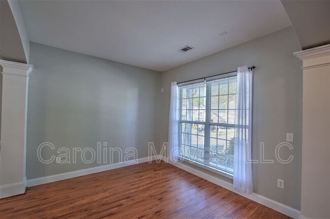 Foto del edificio - 823 Terrace Creek Dr