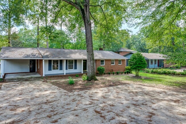 Foto del edificio - Charming ranch - style home in an unbeatab...