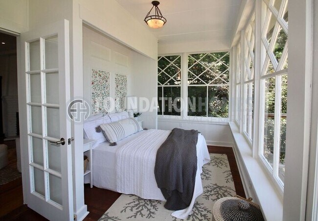Foto del edificio - 47 Woodside Ln