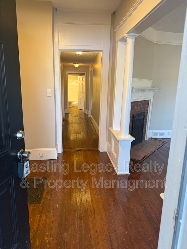 Foto del edificio - 3410 Old Greensboro Rd