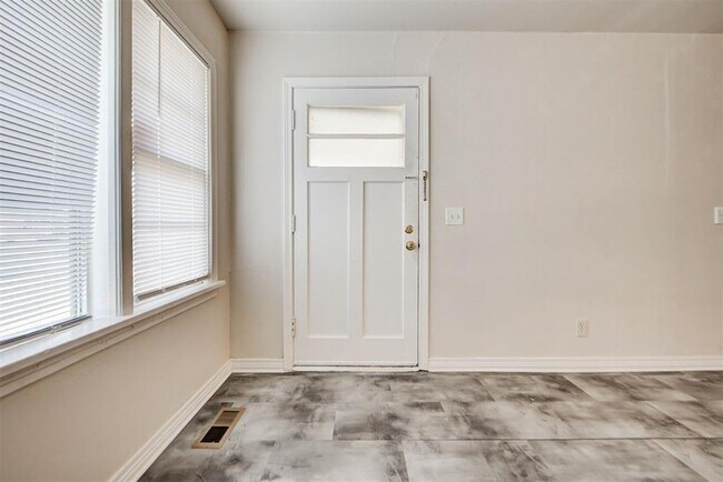 Foto del edificio - 1742 Carlisle Rd