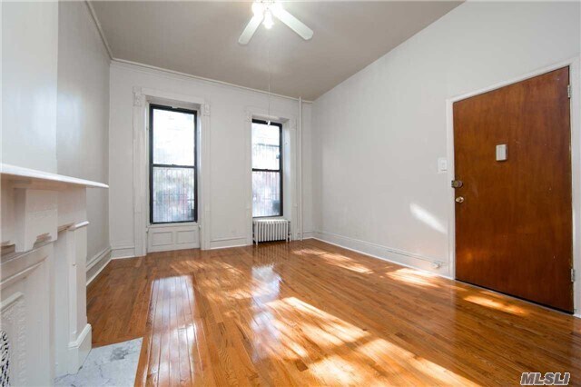 Foto del edificio - 239 Madison St