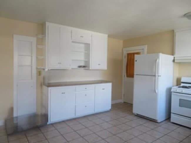 Building Photo - 2 BD / 1 BTH Hidden Gem in Santa Maria