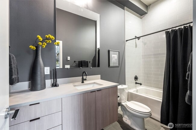 Building Photo - 2515 E Yesler Way