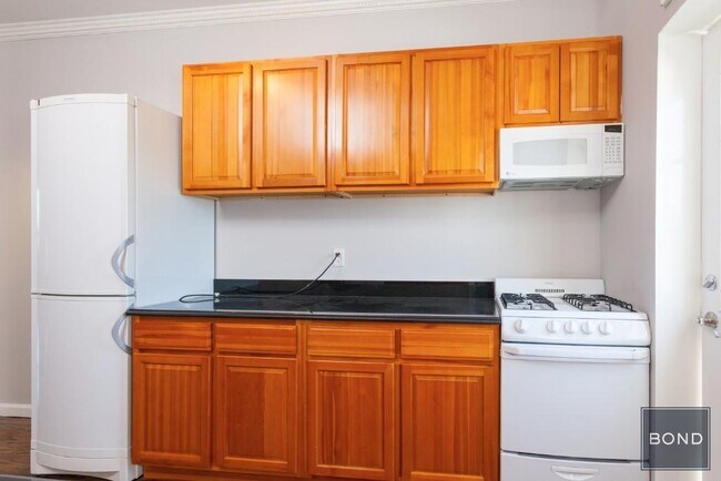 Foto del edificio - 345 E 5th St