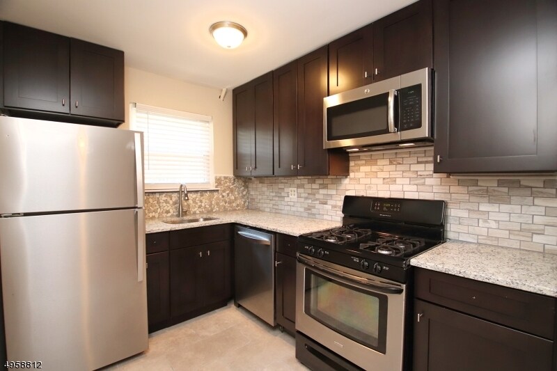 Primary Photo - 807 Yorkshire Dr