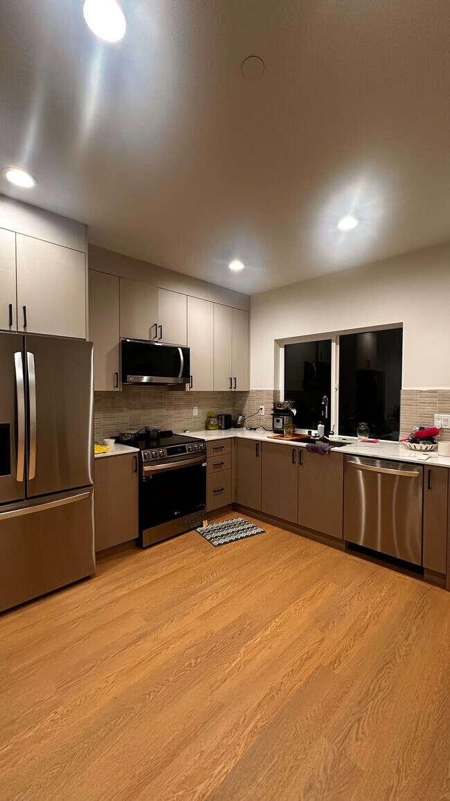 Foto del edificio - 9027 13th Ave NW