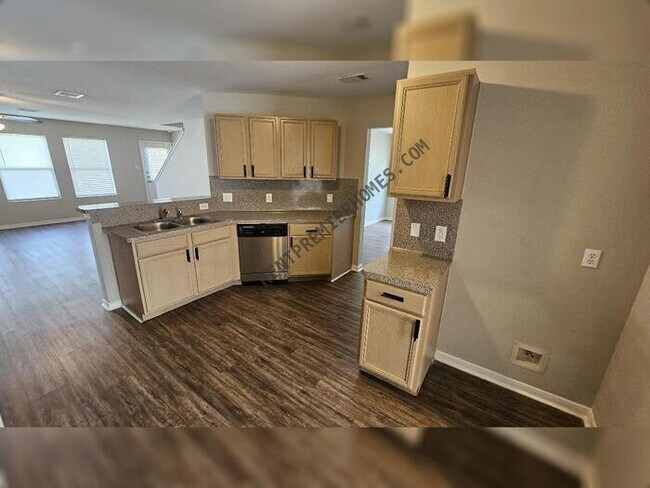 Building Photo - 15706 Pin Oak Ridge St
