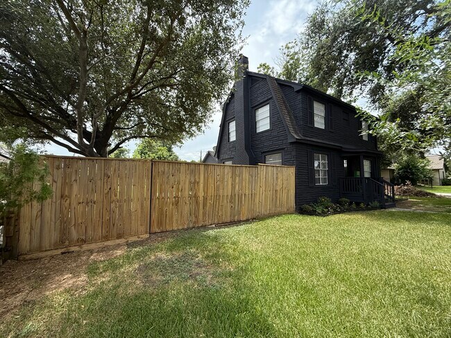Building Photo - 8134 Niles St