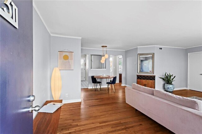 Foto del edificio - 2250 Cheshire Bridge Rd NE