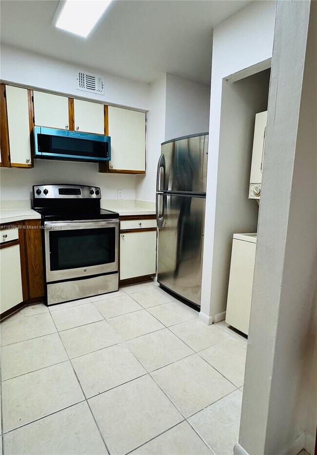 Foto del edificio - 3477 NW 44th St