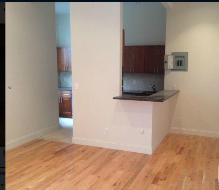 Primary Photo - 45 Pineapple St