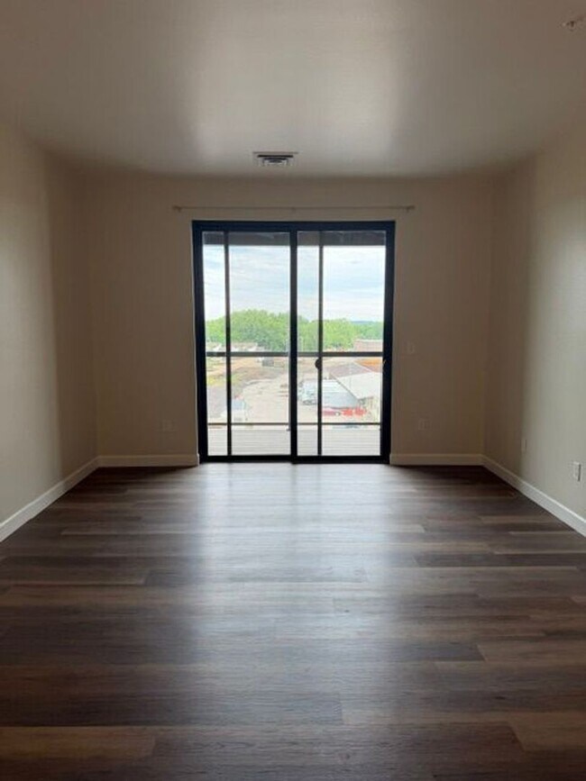 Foto del interior - War Eagle Apartments