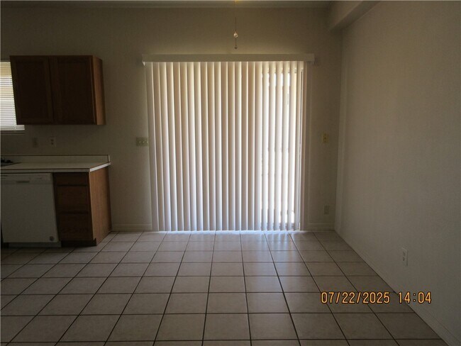 Foto del edificio - 3285 N Central St