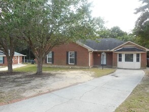 Building Photo - 3010 Miranda Rd