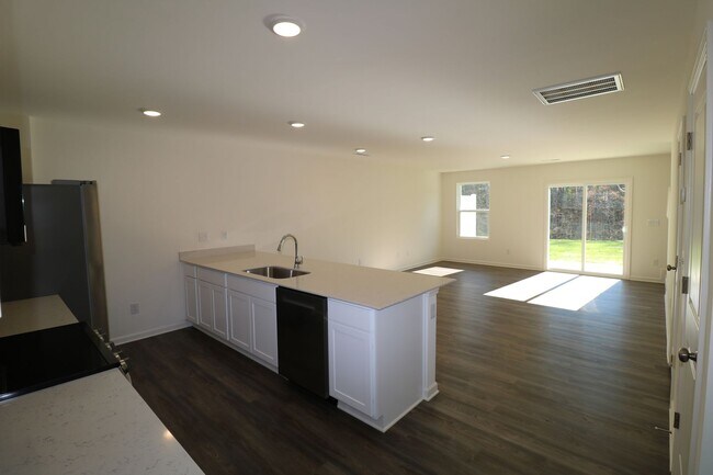 Foto del edificio - 624 Richard Rd