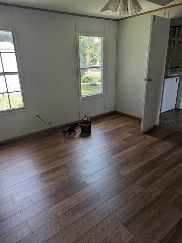 Building Photo - 100 Mary Ln