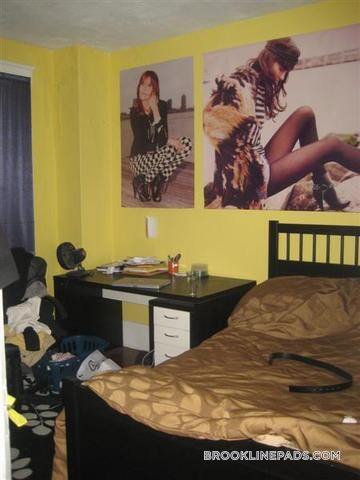 Foto del edificio - 208 Winthrop Rd