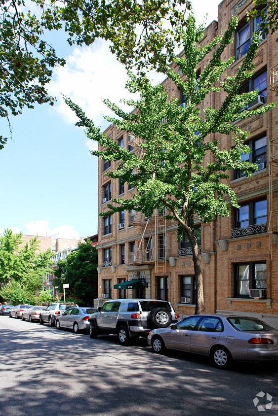 Building Photo - 243 13th St