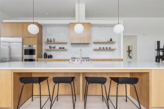 2704 Mountain Laurel Dr