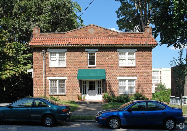 Building Photo - 674 NE Somerset Ter