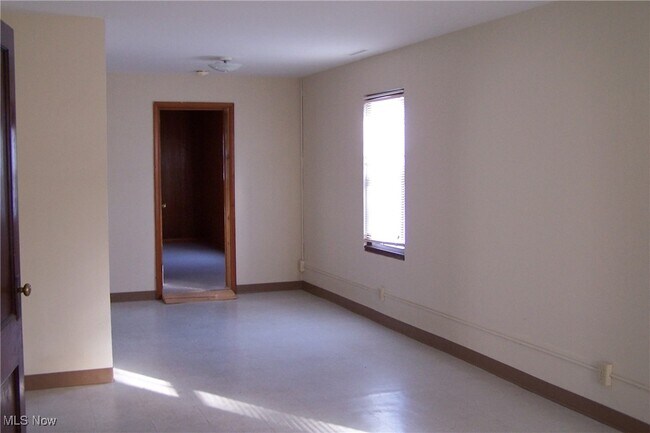 Foto del edificio - 15794 Grove St
