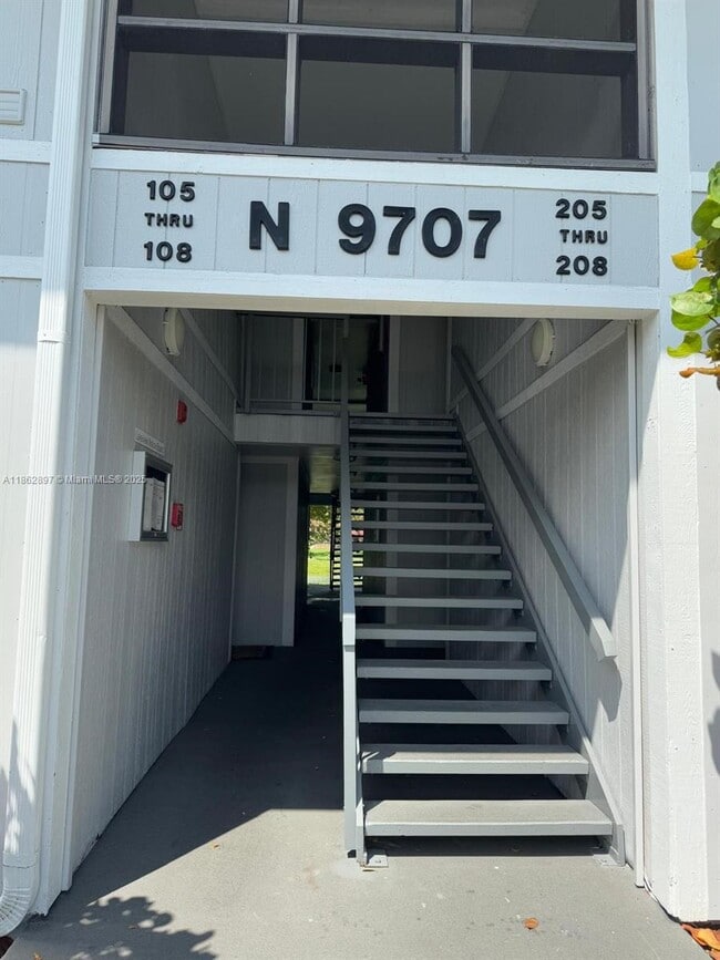 Foto del edificio - 9707 Hammocks Blvd