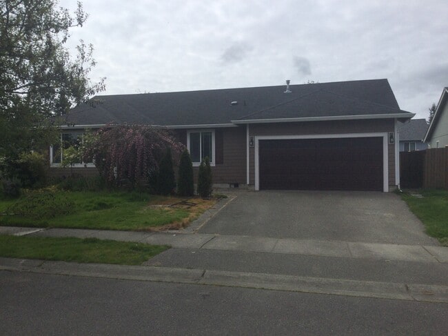 Building Photo - 10415 Red Fern Ct SE