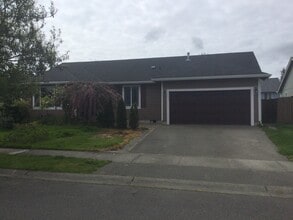 Building Photo - 10415 Red Fern Ct SE