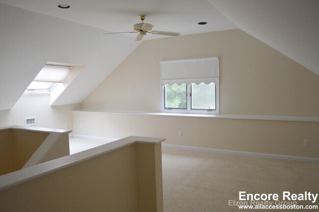 Building Photo - 50 Undine Rd