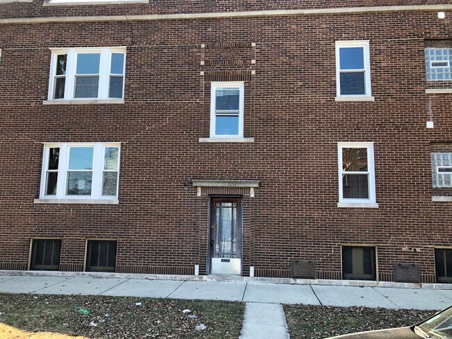 Foto del edificio - 4101 W Barry Ave