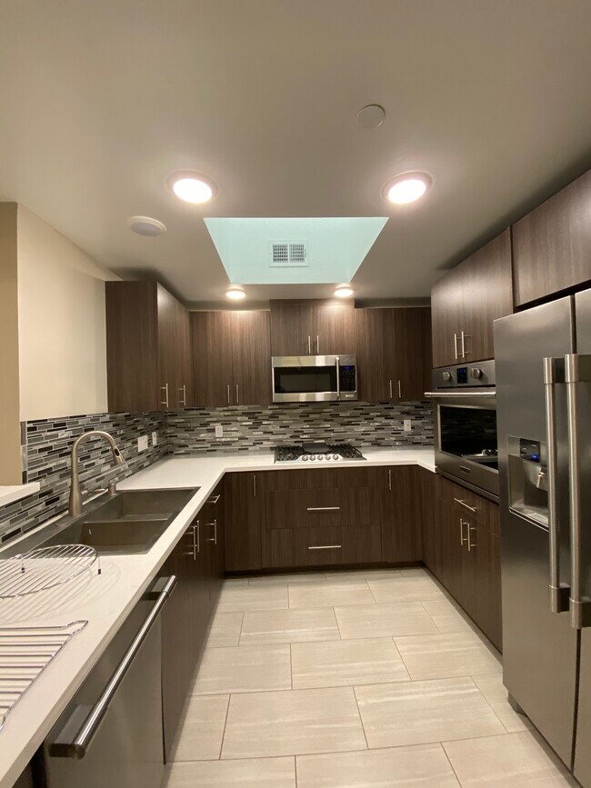 Foto del edificio - 10850 Bloomfield St