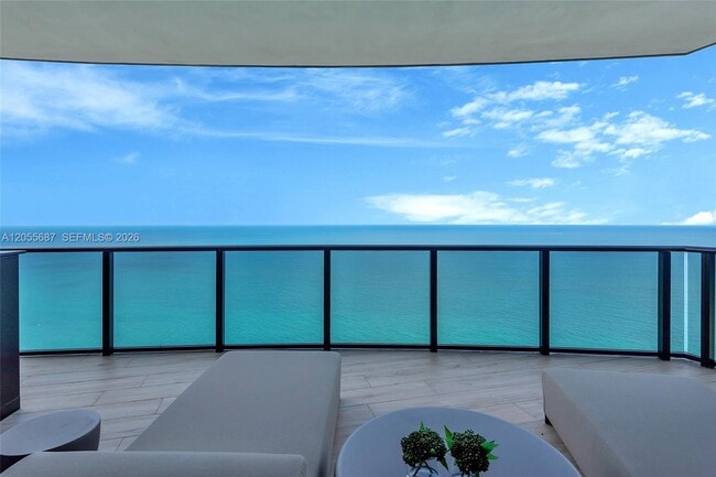 Foto del edificio - 18555 Collins Ave