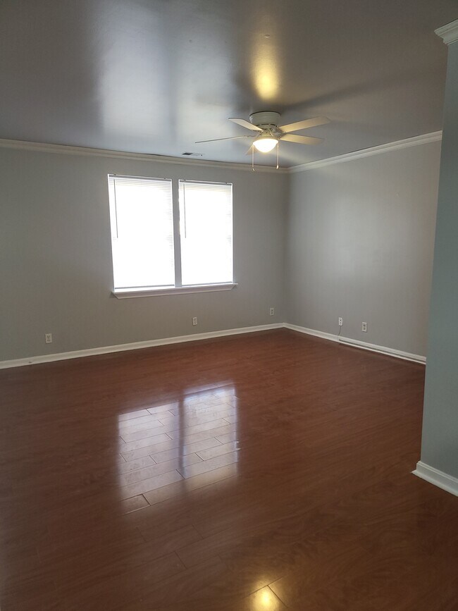 Living Room - 1920 15th St SE