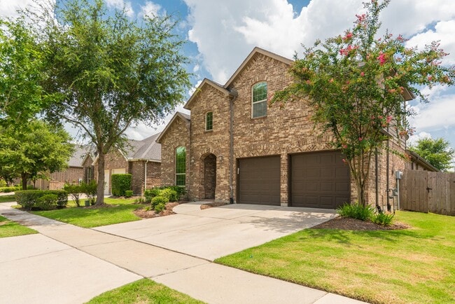 Building Photo - 8118 Little Scarlet St