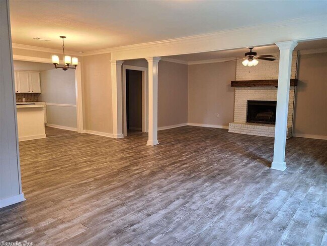 Foto del edificio - 713 W Trickey Ln