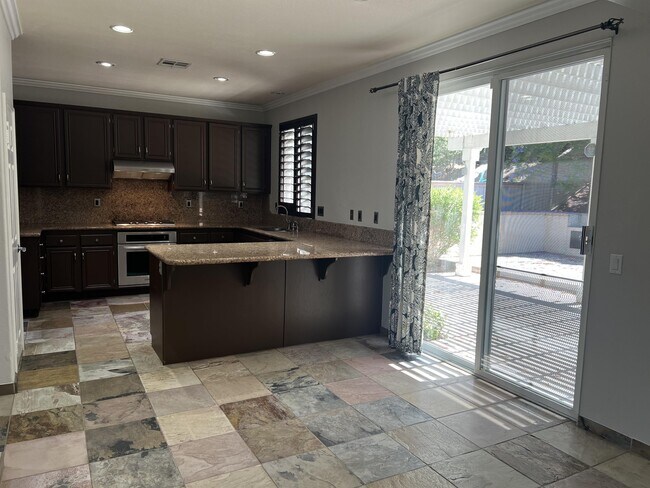 Foto del edificio - 1176 Saratoga Ct