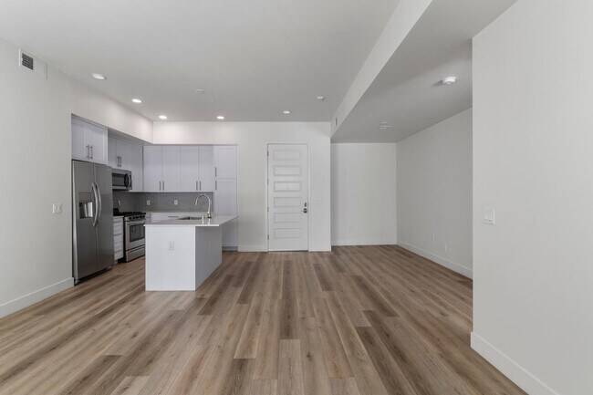 Foto del edificio - 7300 E Earll Dr