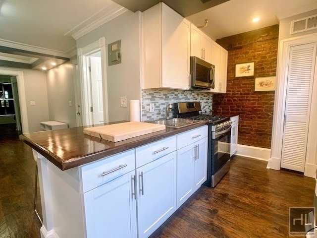 Building Photo - Furnished 1 Bed In Bedford-Stuyvesant