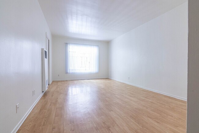 Foto del edificio - 729 Gayley Ave