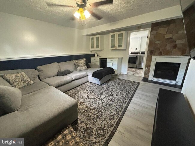 Foto del edificio - 4620 Norris Ct