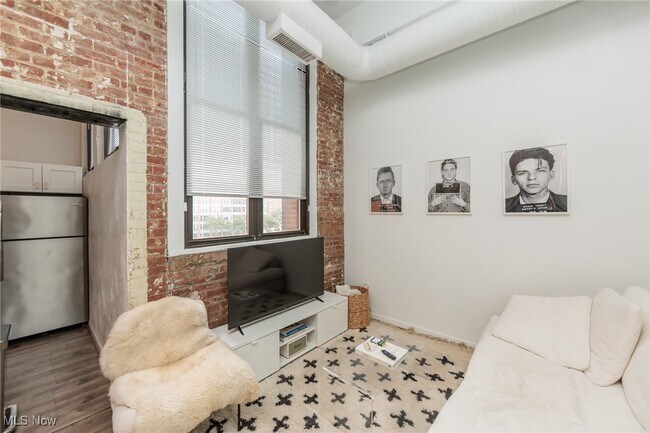 Foto del edificio - 1133 W 9th St
