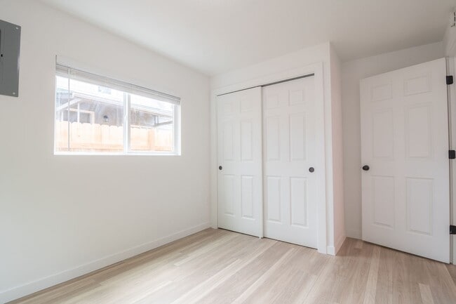 Foto del edificio - 4845-4847 SE 65th