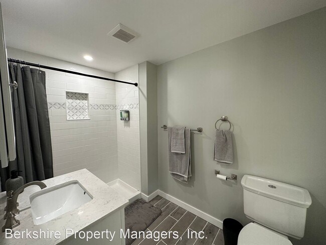 Foto del edificio - 4 br, 3.5 bath House - 100 Depot Street