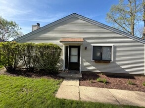 Building Photo - 1326 N Shadow Lake Ter
