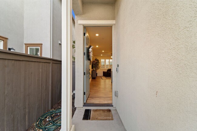 Foto del edificio - Gorgeous 4 Bedroom 3 bath in Northlake