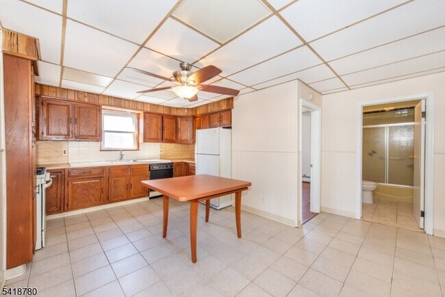 Foto del edificio - 18 Pulaski St