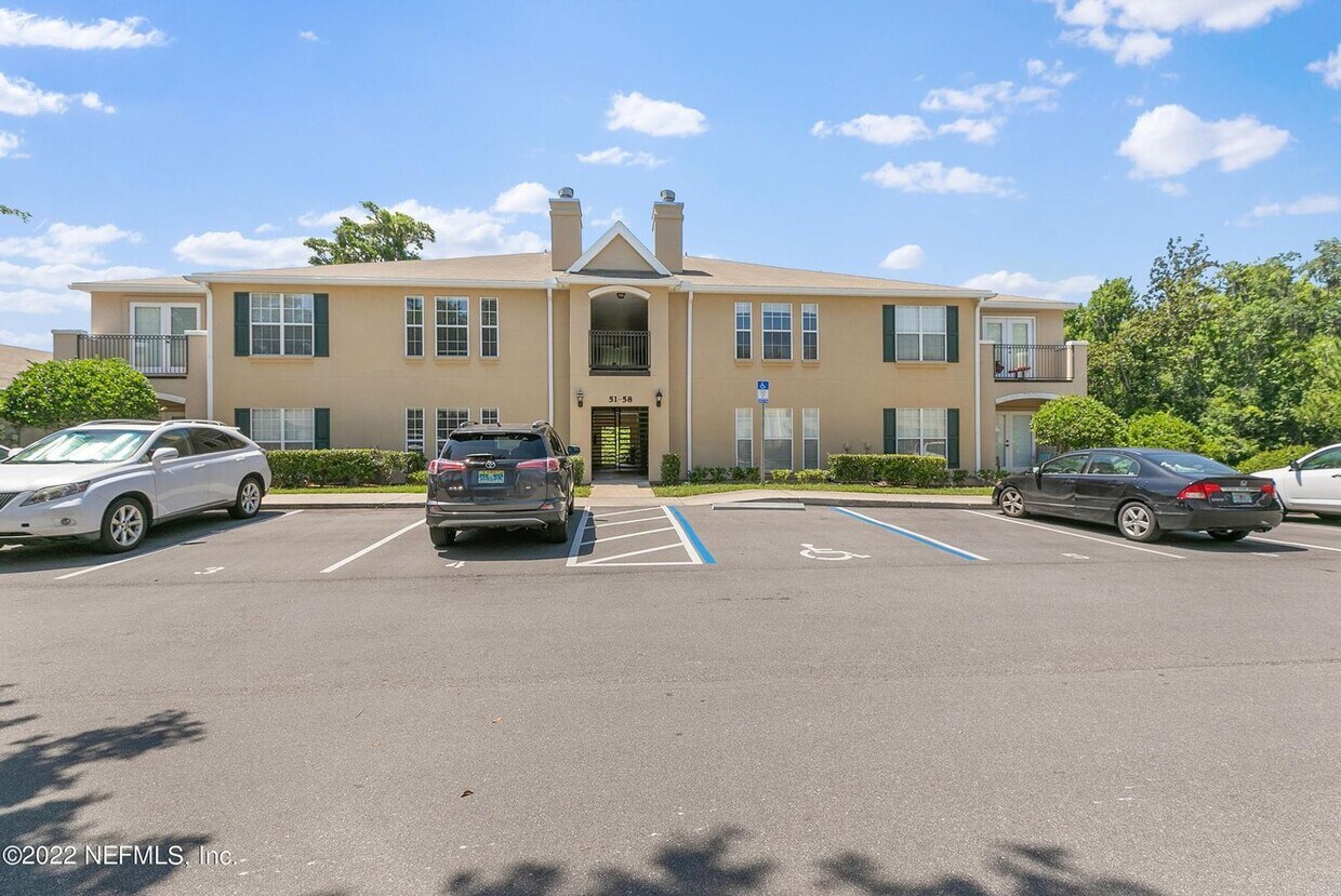 Primary Photo - Great Jax Beach Location!